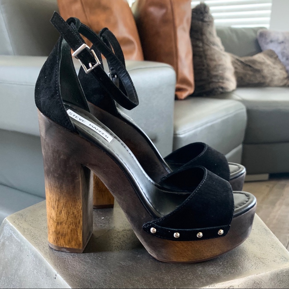 Steve Madden Platform Pumps